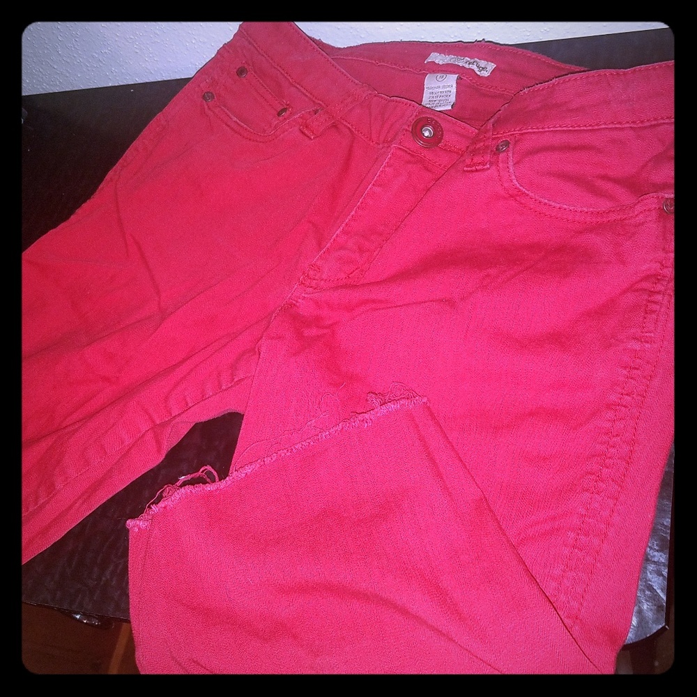 Women's red denim cut-off capri pants